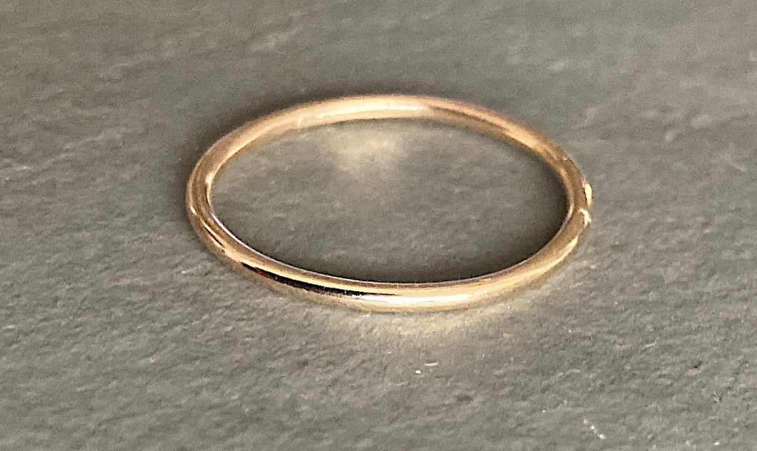 Simple Round Gold Ring