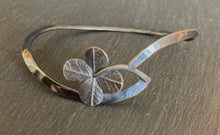 Load image into Gallery viewer, Clover forged bracelet #2