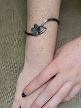 Load image into Gallery viewer, Clover forged bracelet #2