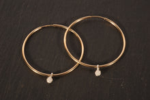 Load image into Gallery viewer, waxberry simple hoops- silver