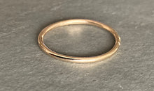 Load image into Gallery viewer, Simple Round Gold Ring

