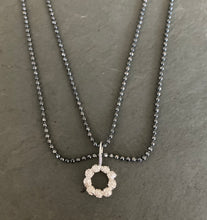Load image into Gallery viewer, Berrio pendant on 15&quot; chain
