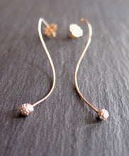 Load image into Gallery viewer, Swing Berry Earrings
